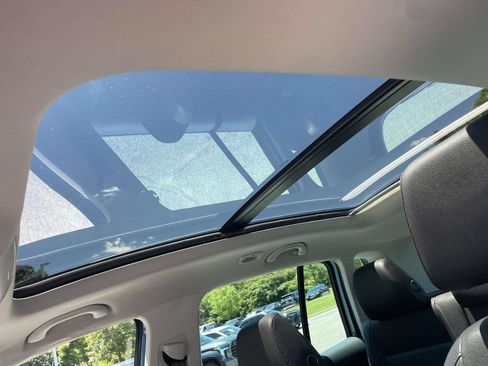 Used 2017 Volkswagen Tiguan Wolfsburg Edition FWD image 17