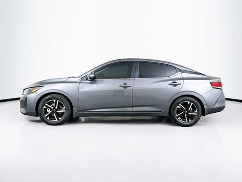 Used 2025 Nissan Sentra SV w/ Trunk Package image 4