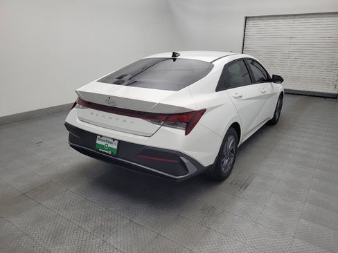 Used 2024 Hyundai Elantra SEL FWD image 9