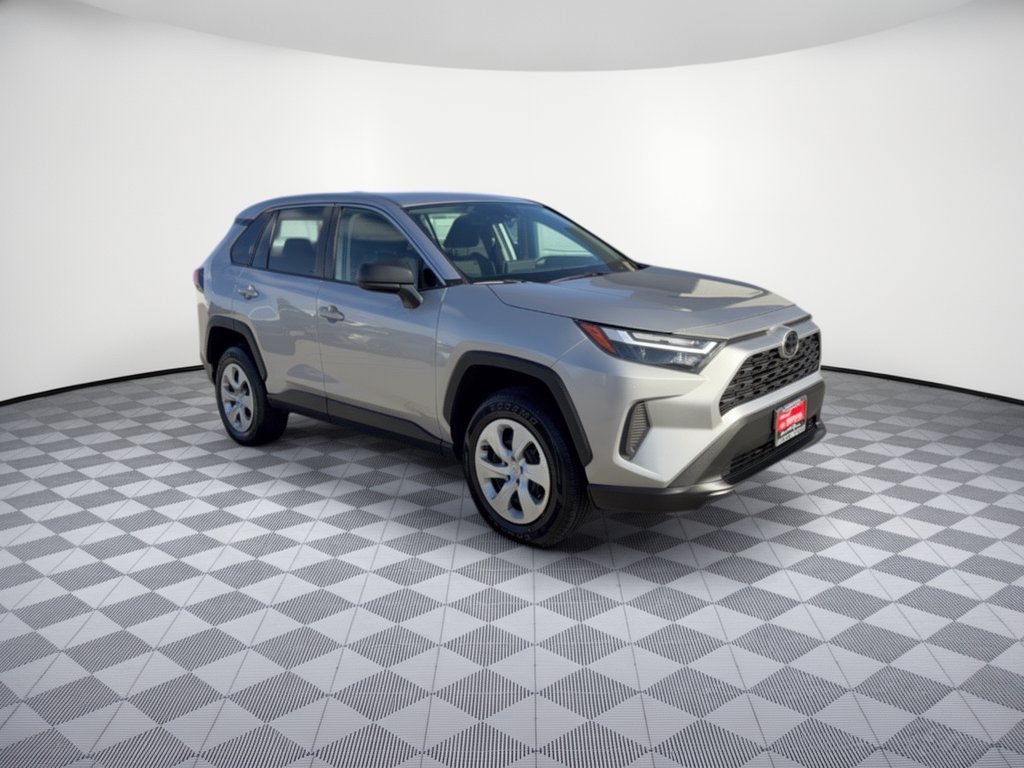 Used 2025 Toyota RAV4 LE AWD/4WD image 7