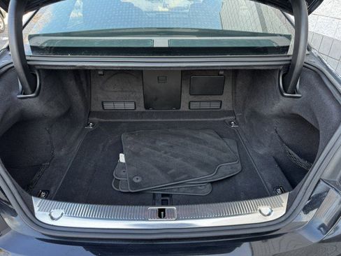 Used 2013 Audi A8 L 3.0T image 9