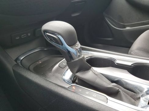 Used 2025 Chevrolet Malibu LT FWD image 15