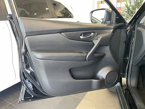 Used 2020 Nissan Rogue SV AWD/4WD image 11