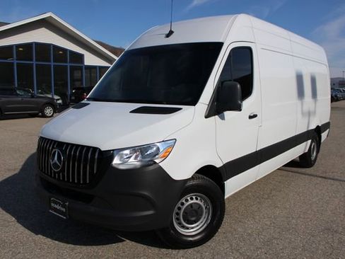 Used 2023 Mercedes-Benz Sprinter 2500 image 3