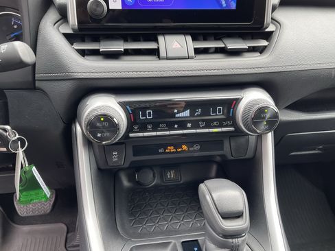 Certified 2024 Toyota RAV4 LE AWD/4WD image 23