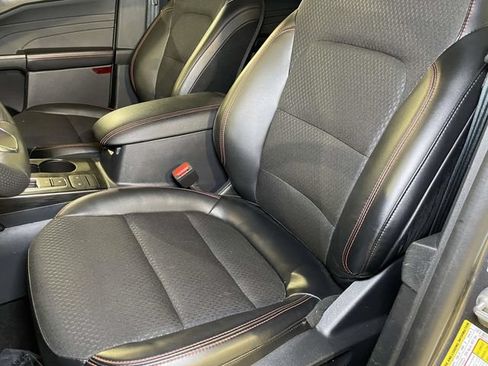 Used 2025 Ford Escape ST-Line Select AWD/4WD image 17