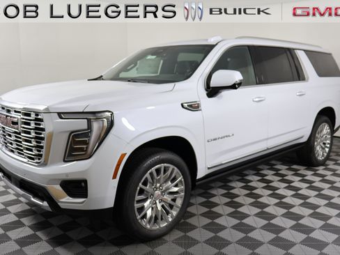 New 2026 GMC Yukon XL Denali w/ Denali Reserve Package AWD/4WD image 4