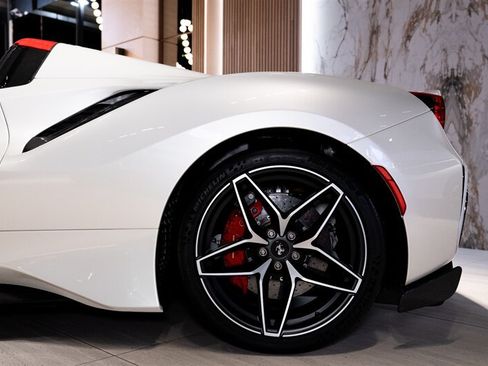 Used 2020 Ferrari 488 Pista Spider RWD image 33