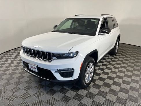Used 2022 Jeep Grand Cherokee Limited AWD/4WD image 3