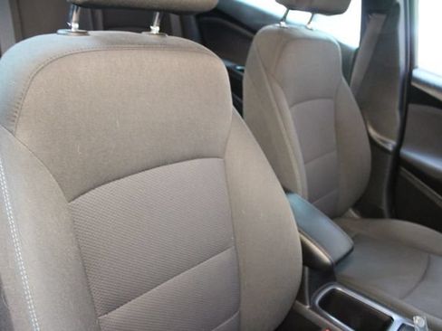 Used 2018 Chevrolet Cruze LT FWD image 11