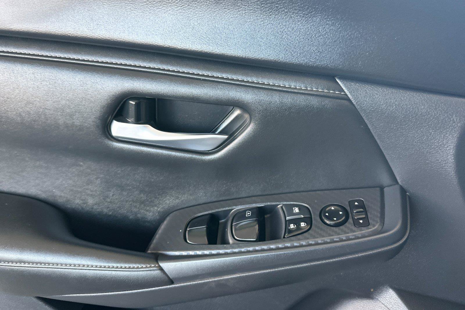 Certified 2025 Nissan Sentra SV FWD image 10
