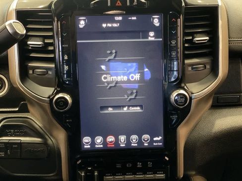 Used 2019 RAM 2500 Laramie w/ Black Appearance Package image 21