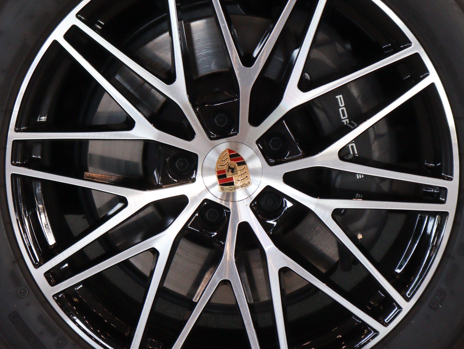 Used 2026 Porsche Cayenne AWD/4WD image 14