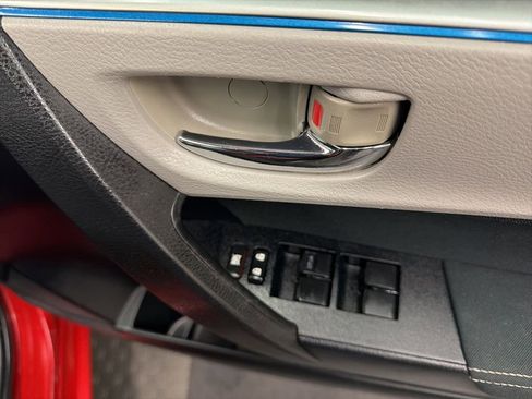 Used 2014 Toyota Corolla LE FWD image 17