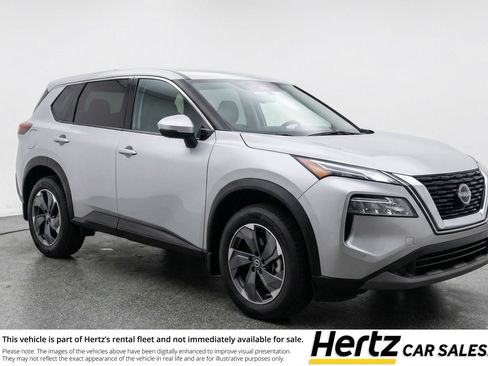 Used 2025 Nissan Rogue SV image 1