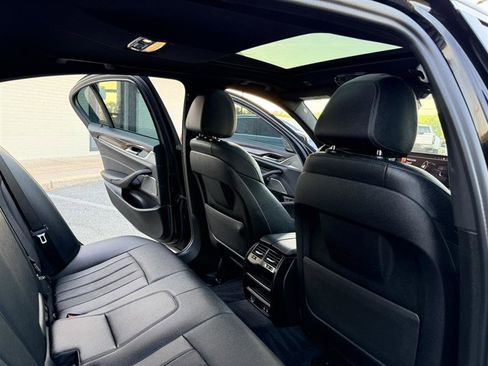 Used 2022 BMW 540i w/ Premium Package RWD image 18
