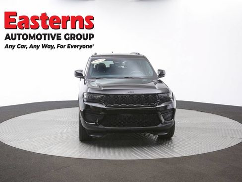 Used 2024 Jeep Grand Cherokee Altitude AWD/4WD image 53
