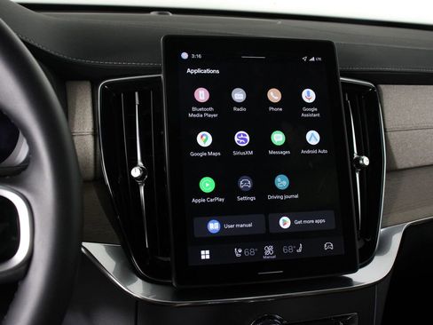 New 2026 Volvo XC90 B5 Plus w/ Protection Package image 6