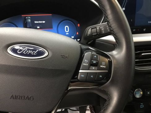 Used 2023 Ford Escape Platinum AWD/4WD image 17