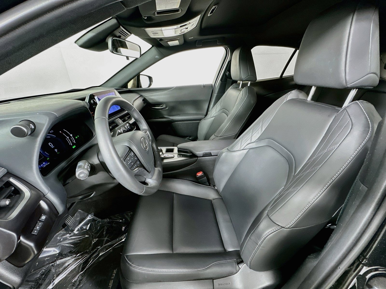 Used 2025 Lexus UX 300h FWD image 19