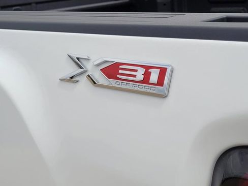 New 2026 GMC Sierra 2500 SLT AWD/4WD image 8