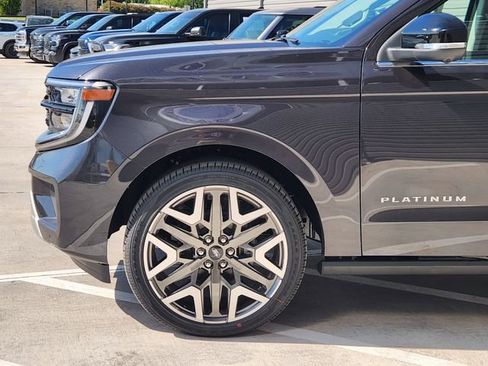 New 2026 Ford Expedition Max Platinum w/ Platinum Ultimate Package AWD/4WD image 5