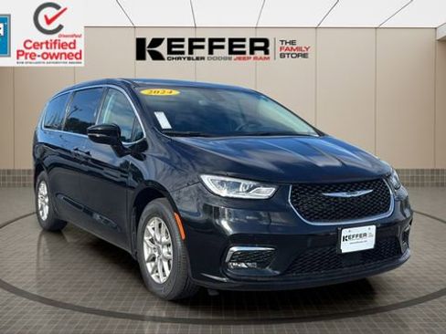 Certified 2024 Chrysler Pacifica Touring-L image 7