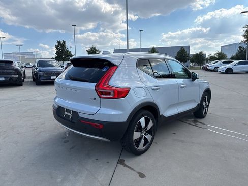 Used 2020 Volvo XC40 T5 Momentum image 5