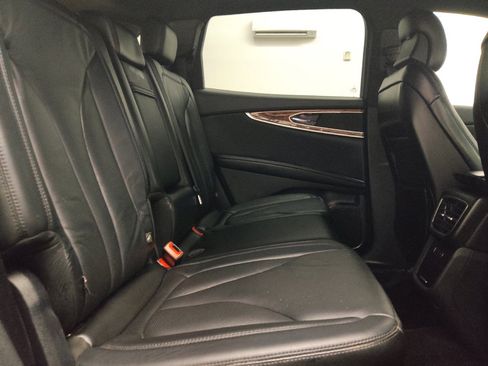 Used 2016 Lincoln MKX Reserve w/ Technology Package AWD/4WD image 19