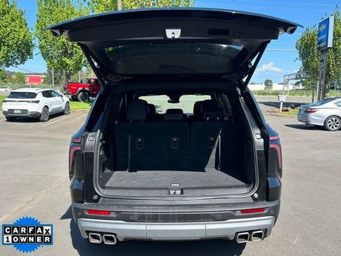 Used 2025 Chevrolet Traverse LT w/ Driver Confidence Package FWD image 7