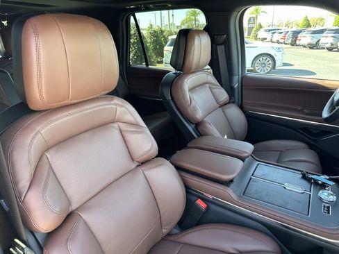 New 2026 Lincoln Navigator L Reserve AWD/4WD image 19
