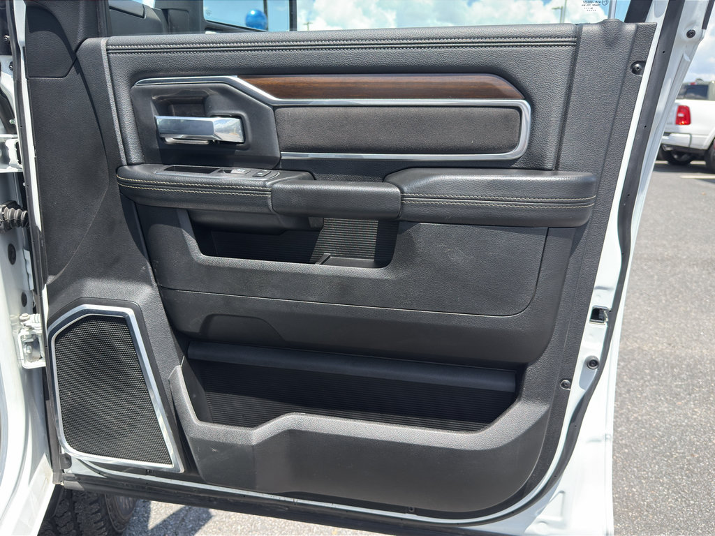 Used 2024 RAM 2500 Laramie AWD/4WD image 32