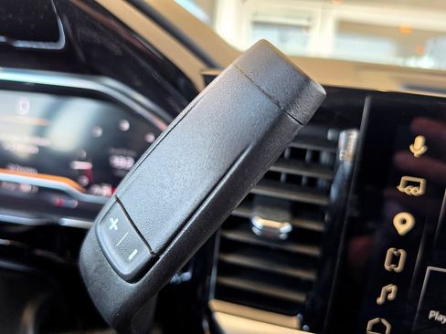 Used 2025 GMC Sierra 1500 SLT AWD/4WD image 31