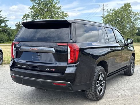 Used 2023 GMC Yukon XL AT4 w/ AT4 Premium Package AWD/4WD image 9