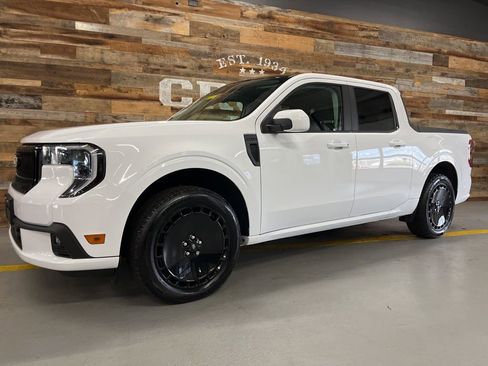 Used 2025 Ford Maverick Lobo image 16