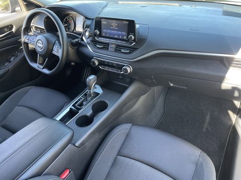 Used 2024 Nissan Altima 2.5 S image 11