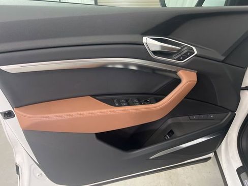 Used 2021 Audi e-tron Premium Plus w/ Premium Plus Package image 10