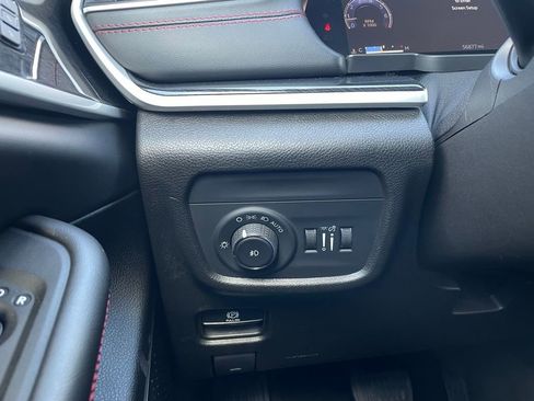 Used 2022 Jeep Grand Cherokee Trailhawk image 13