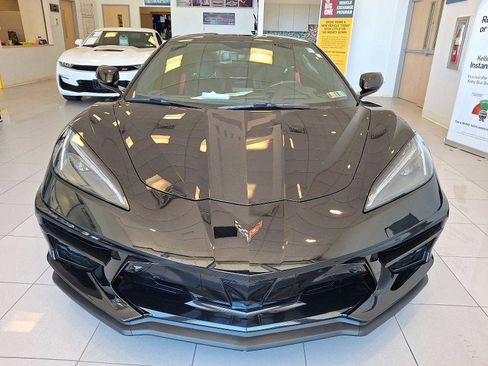 Used 2022 Chevrolet Corvette Stingray Premium Cpe w/ Z51 Performance Package RWD image 2