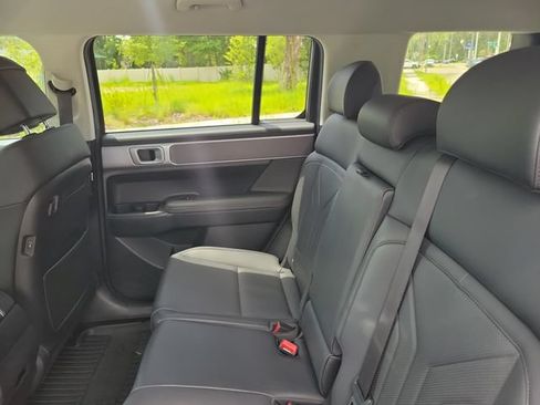 Used 2025 Hyundai Santa Fe SEL FWD image 14