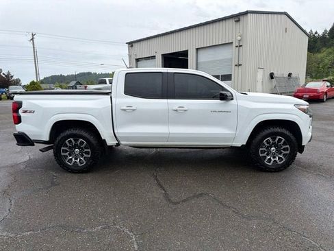 Used 2023 Chevrolet Colorado Z71 w/ Advanced Trailering Package AWD/4WD image 12
