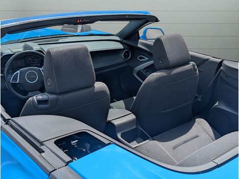 Used 2023 Chevrolet Camaro LT RWD image 3