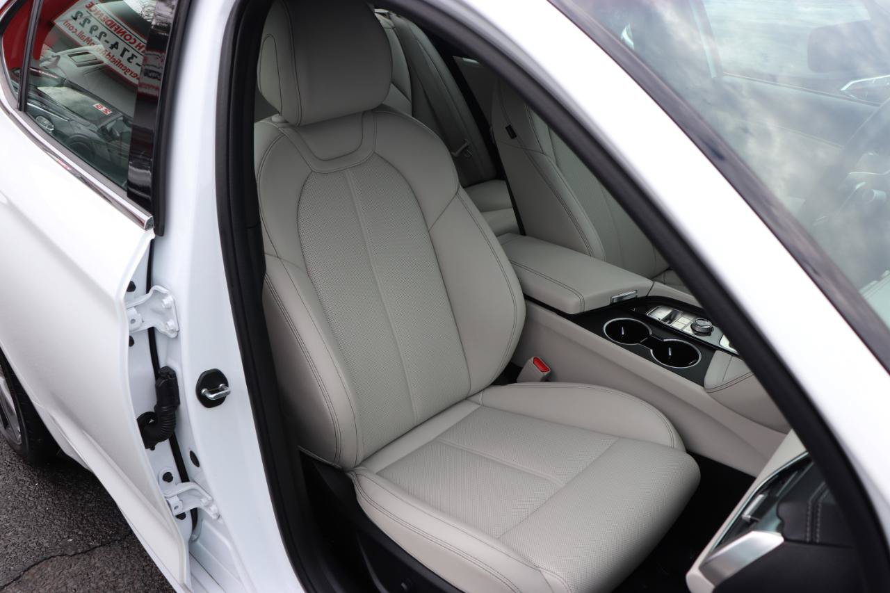 Used 2025 Genesis G70 2.5T AWD/4WD image 14