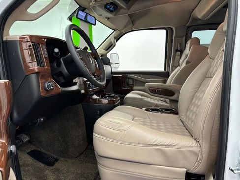 New 2026 GMC Savana 2500 w/ Driver Convenience Package RWD image 20