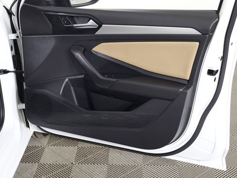 Used 2019 Volkswagen Jetta SE image 24