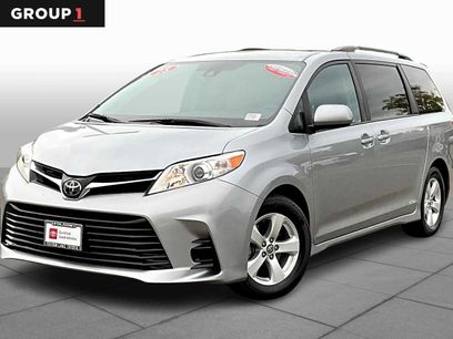 Certified 2018 Toyota Sienna LE