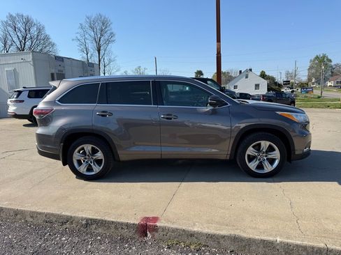 Used 2016 Toyota Highlander Limited w/ Driver Technology Package image 5