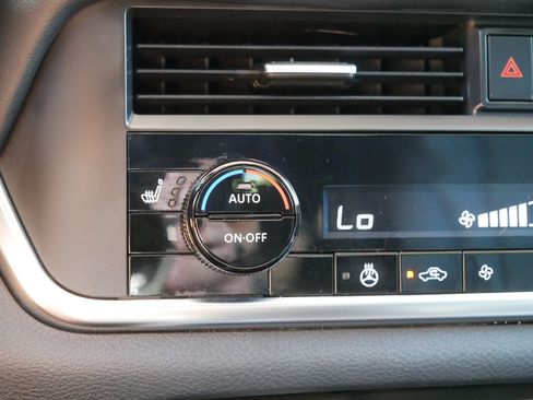 Certified 2023 Nissan Rogue SV w/ SV Premium B Package AWD/4WD image 34