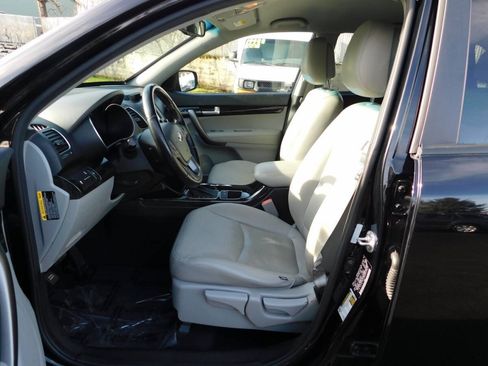 Used 2014 Kia Sorento LX AWD/4WD image 7