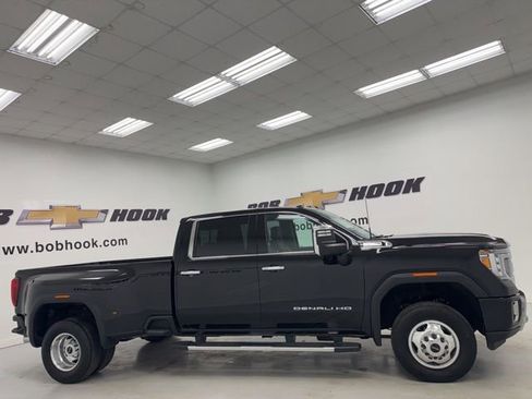 Used 2022 GMC Sierra 3500 Denali w/ Denali Ultimate Package AWD/4WD image 4